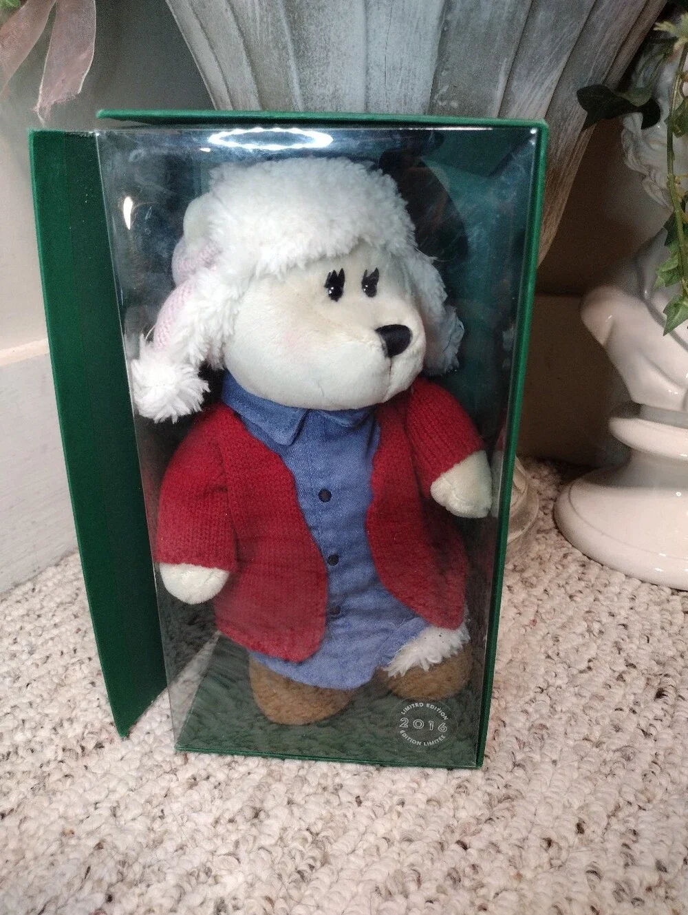 Starbucks 2016 Limited Edition "Home For The Holidays" Bearista Girl Bear - Picture 1 of 4